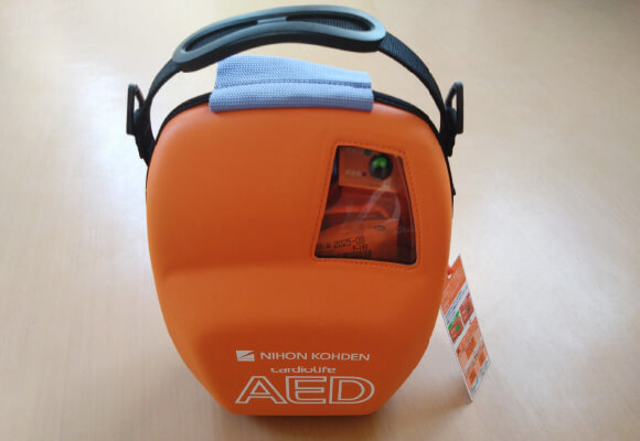 AED(自動体外式除細動器)